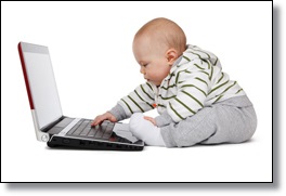 vaikas su kompiuteriu